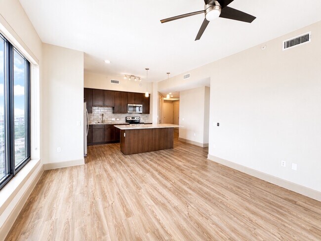 Photo - 9787 Katy Fwy Unit 1502