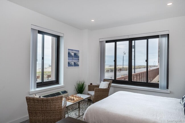 100 W Broadway Unit 1H