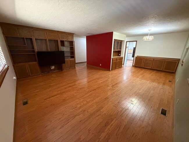 Photo - Beautiful 4bed/3bath Home Available for Rent in Central Norman!!