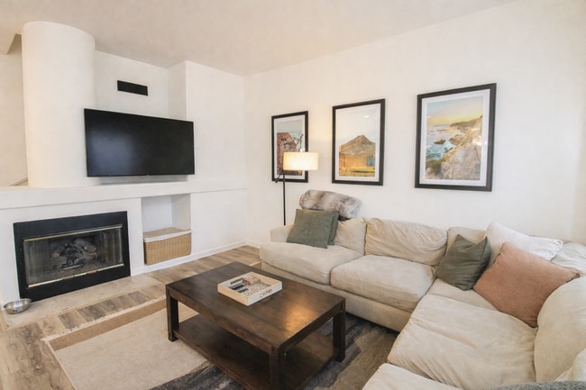 Photo - Beautiful 3 Bed, 2.5 Bath Townhome with A/C and 2-Car Garage