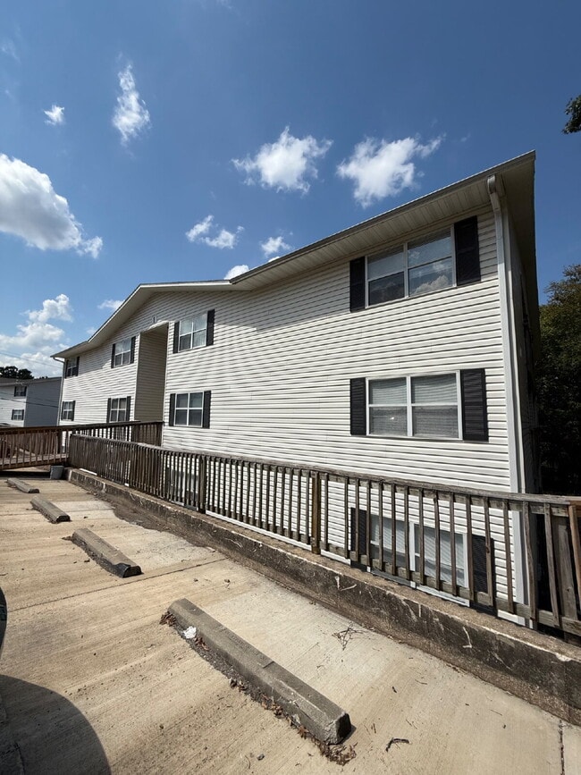 Building Photo - Last 2BR Unit Bldg 1  1C