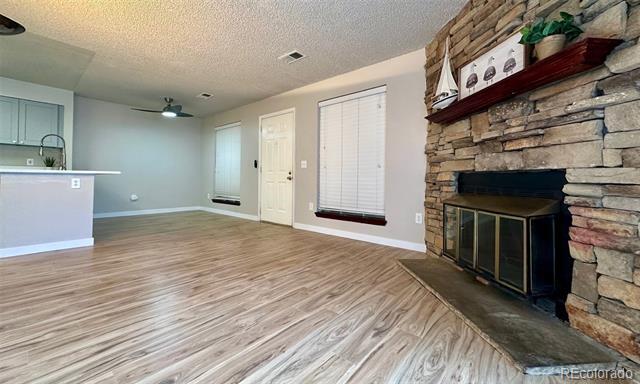 Photo - 4460 S Pitkin St Unidad 128