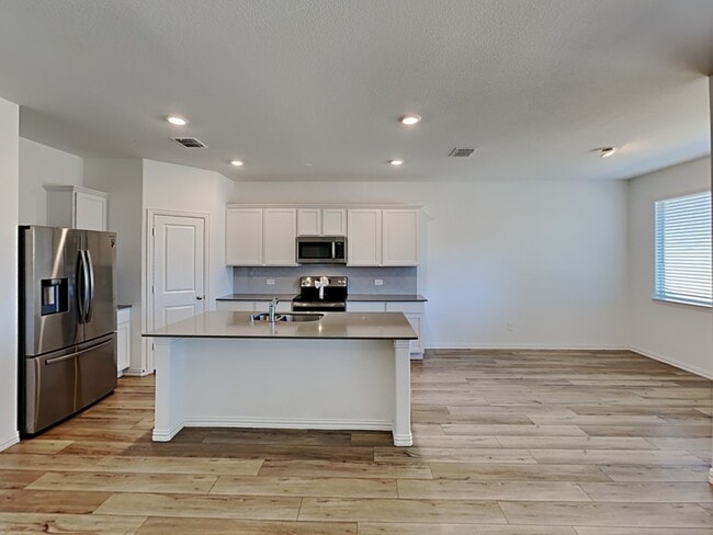 Photo - 6928 Falconer Way