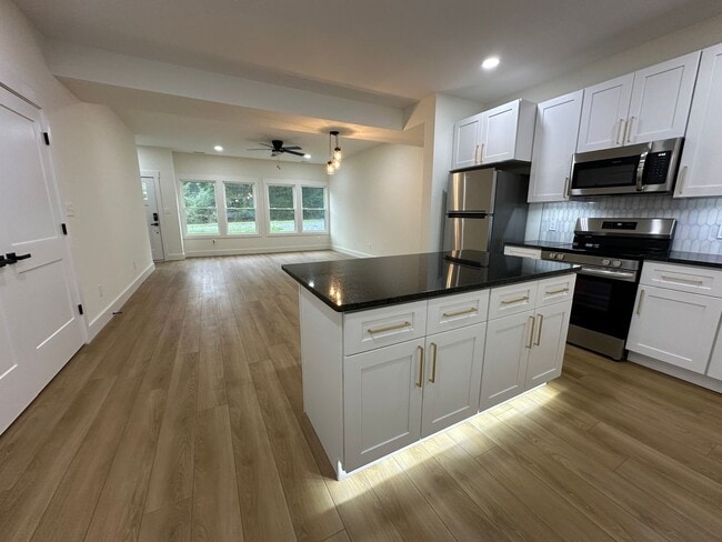 Photo - Gorgeous townhome on Candlers Mt! Close to LU.