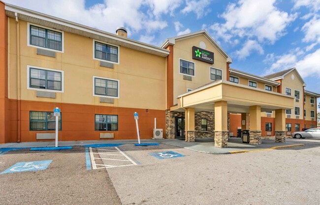 Furnished Studio-Tampa - North - USF-Attractions