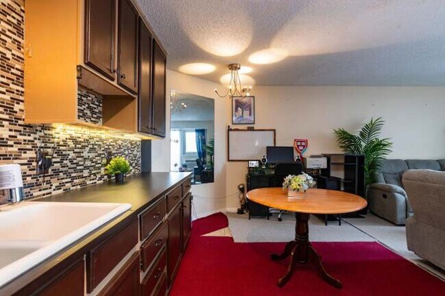 Photo - Gorgeous Condo in Coveted Centre Village of Minneapolis! Unidad 1613