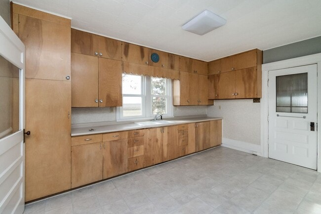 Photo - UNIQUE ACREAGE!!  4 Bedroom, 2 Bathroom House in Ames