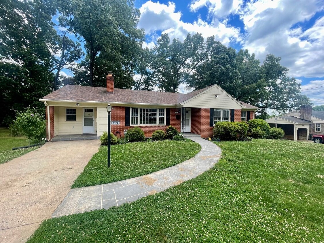 NOW AVAILABLE AS THE ENTIRE HOUSE - NOW AVAILABLE AS THE ENTIRE HOUSE