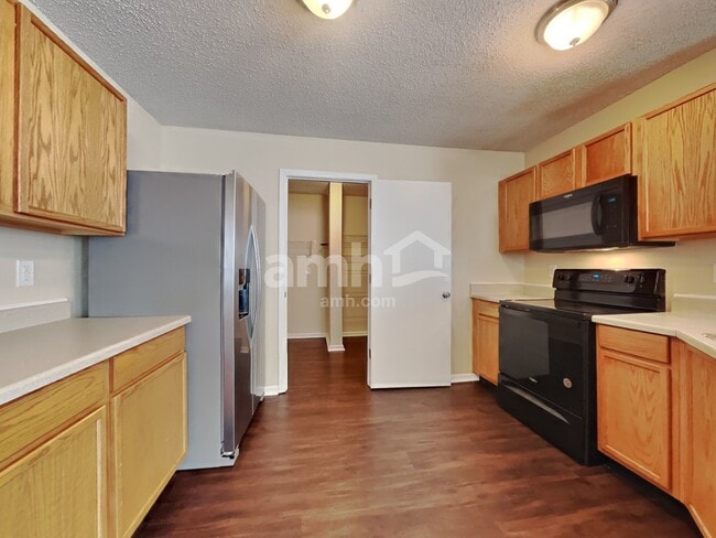 Photo - 2185 Shadowbrook Dr