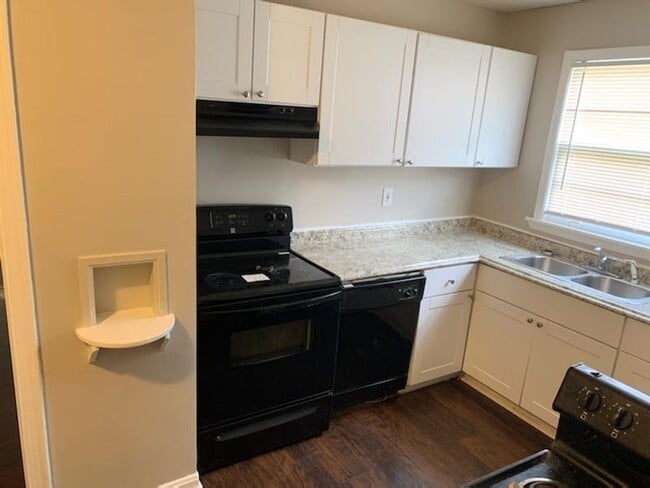 Photo - 539 W 23rd St Unit 3