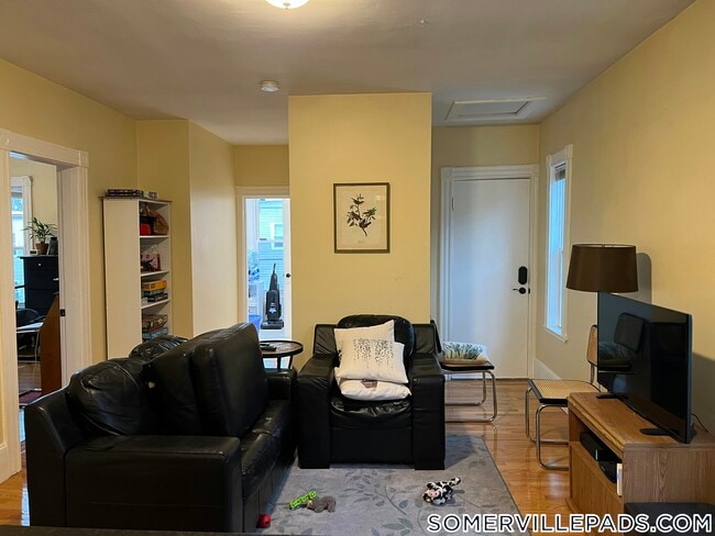 Building Photo - 44 Gorham St