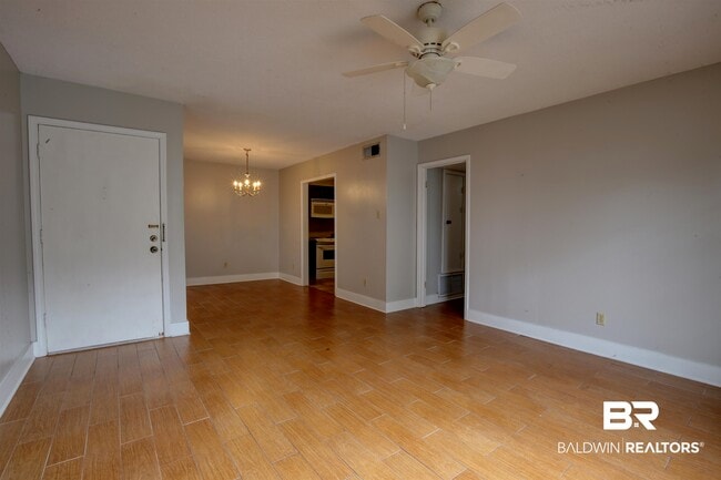 Photo - 207 S Mobile St