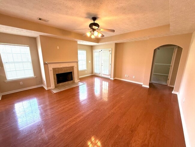 Photo - **3 Bed 2 Bath with 2 car garage in Deer Creek** Call our self showing number to schedule a tour ...