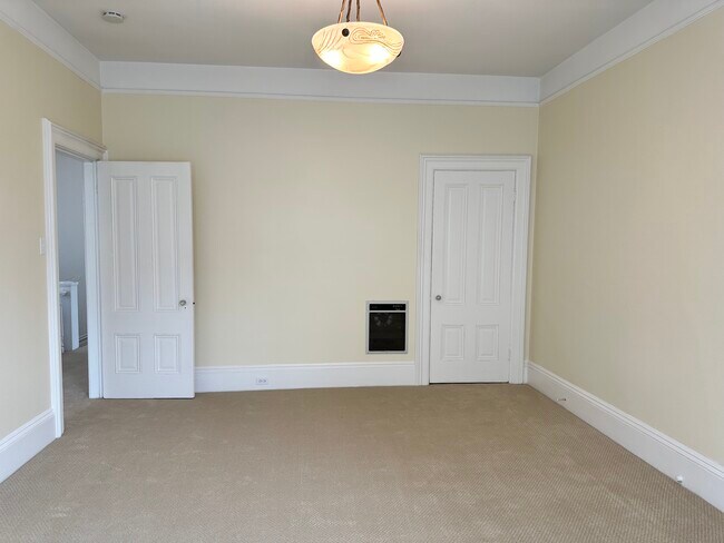 Photo - 1950 Union St Unit A