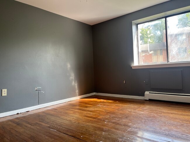Building Photo - 20 Henderson Dr Unit 5 Rental