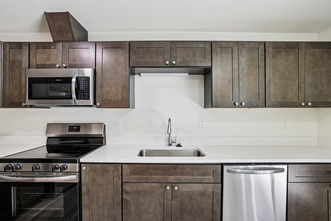 Building Photo - Midland Apartments