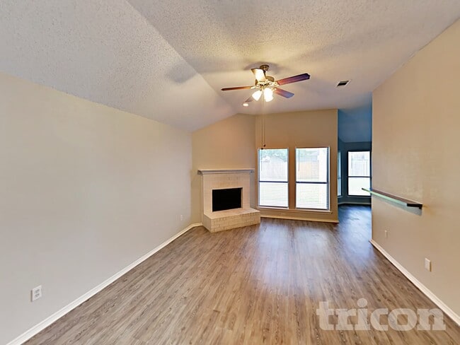 Photo - 1508 Manitoba Ln