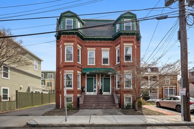 Building Photo - 262 Sidney St Unit 3