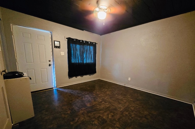 Photo - 8010 SE US Hwy 301