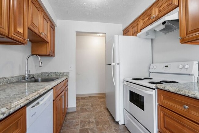 Photo - 2 Bedroom unit close to everything! Unit h... Casa