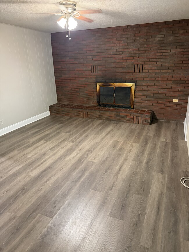Photo - 3401 Hazelwood Ln Unit Apt 2