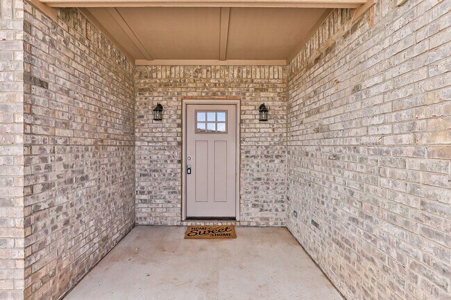 Photo - PRE-LEASING FOR SUMMER! - 3 Bedroom 2 Bath...