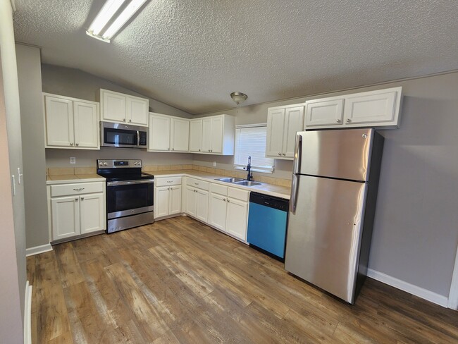 Kitchen - 13281 Hammack Rd House