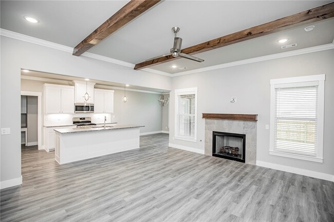 Photo - 1824 Seay Cir