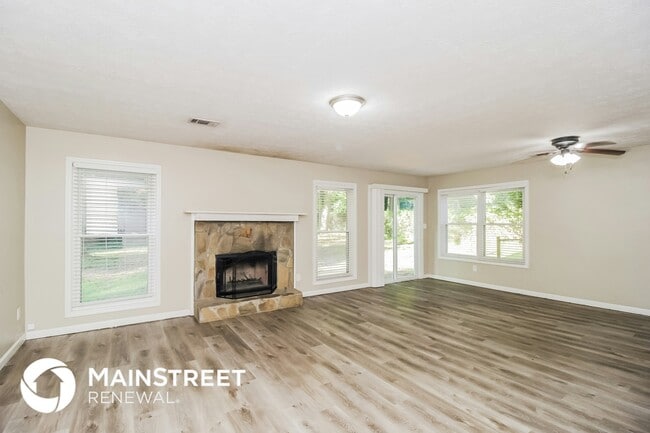 Photo - 5824 Stonehaven Dr NW