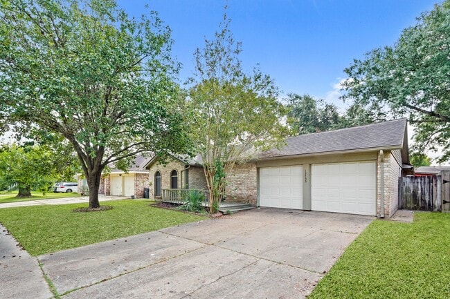 Photo - 13755 Drakewood Dr