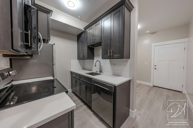 Building Photo - 67 S Main St Unit #207 Floorplan A Rental
