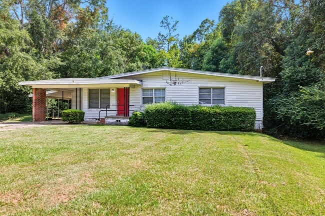 Building Photo - 1901 Dahlia Dr