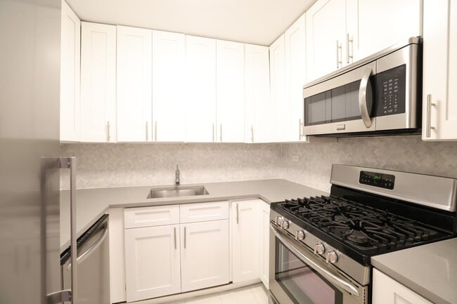 Photo - Lexington Towers