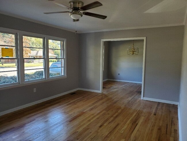 Photo - 1120 Edgewood Dr