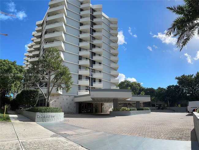 Building Photo - 2501 Brickell Ave Unit 209 Rental