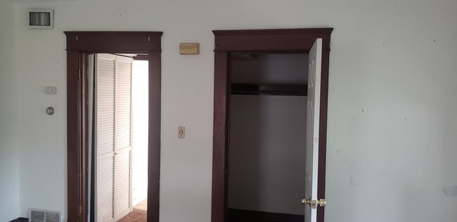 Photo - 307 N Chestnut St Unit 3