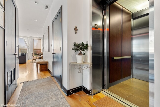 Photo - 1842 N Damen Ave Unidad 2N