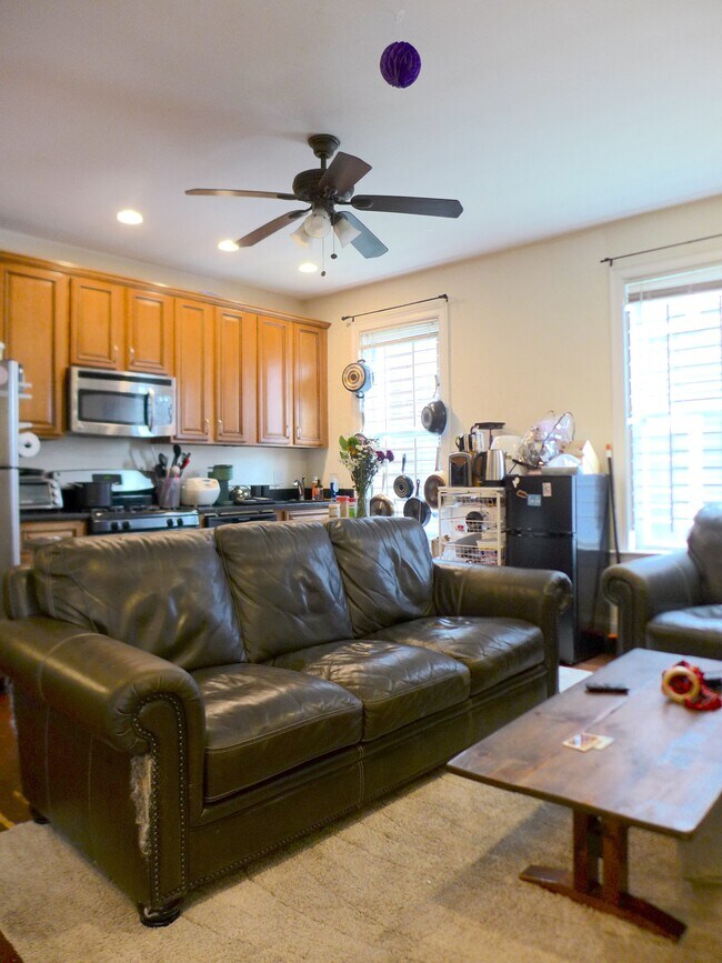 Photo - 169 Hillside St
