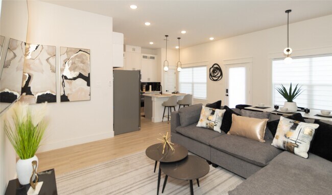 Photo - 4902 Higgins St