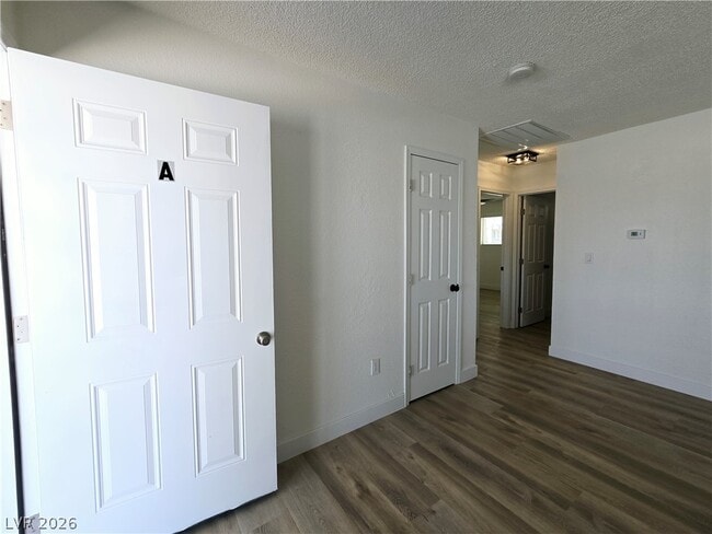 Photo - 1083 E Calvada Blvd