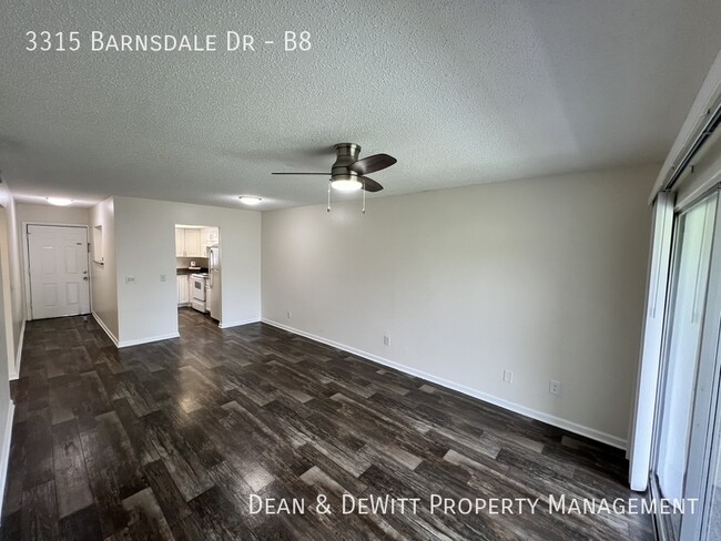 Photo - 3315 Barnsdale Dr Unidad B8