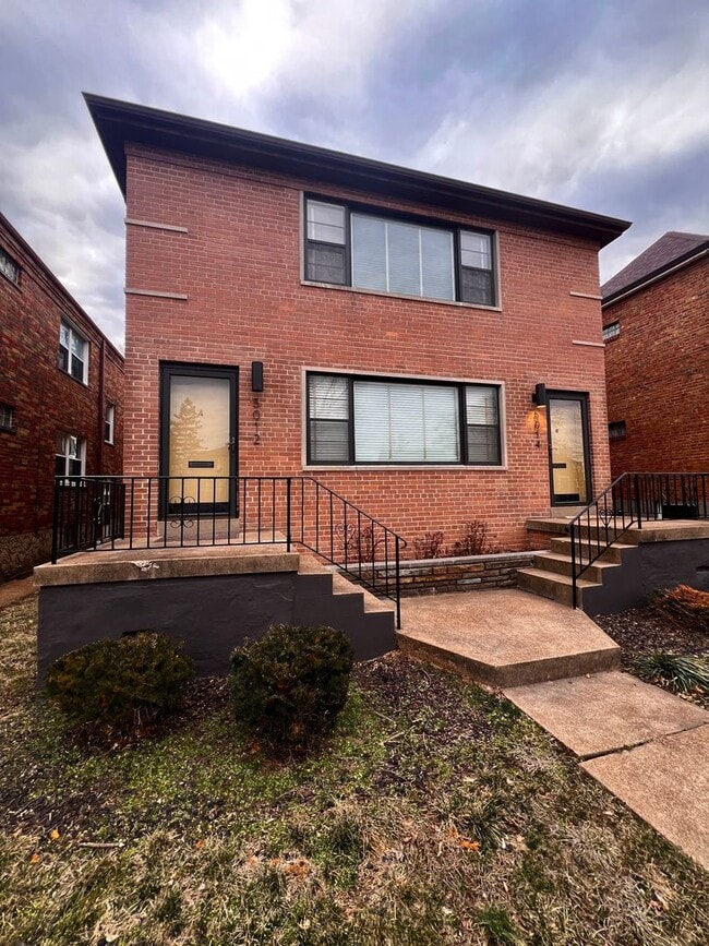 Building Photo - 5012-5014 Jamieson Unit 5012 Jamieson