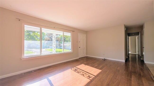 Photo - 3356 Clemens Dr