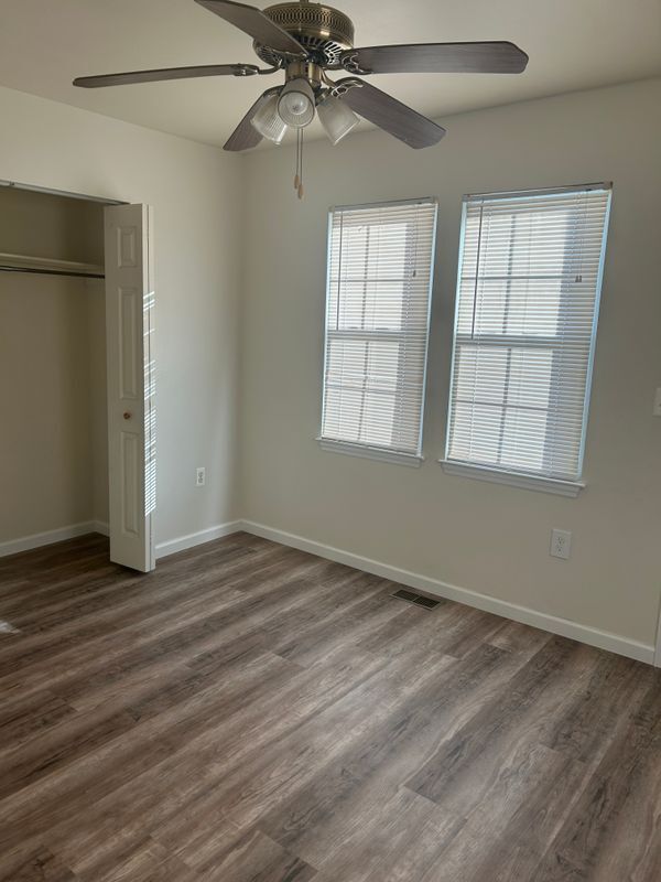 Photo - 128 William St