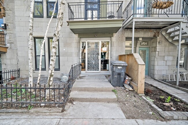 Photo - 3722 Av. Laval Unit 7