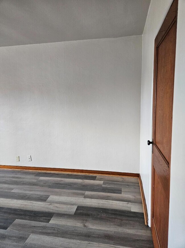 Photo - 1525 University Ave