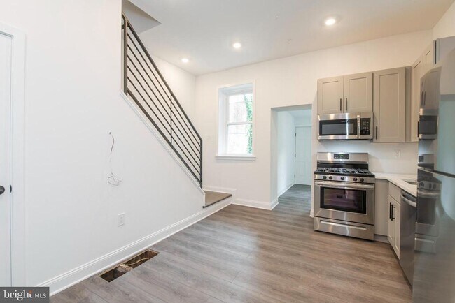 Photo - 4238 Spruce St