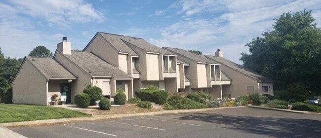 Building - Shorewood at Raintree Unit n/a