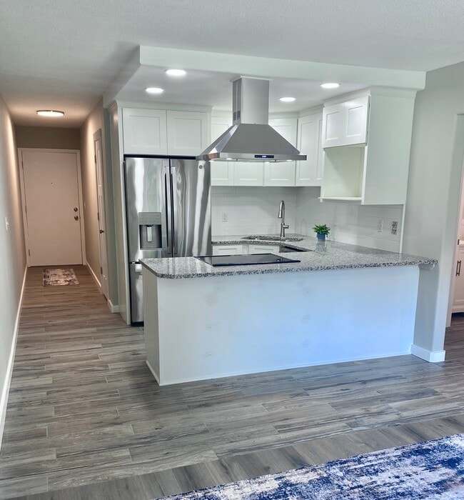 Photo - 609 Market St S