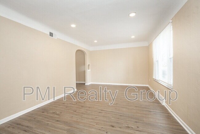 Photo - 645 Babbitt Rd